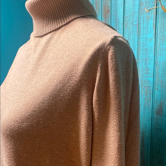 Worthington Elegant everyday Tan Turtleneck Sweater ladies Large - Picture 4 of 8